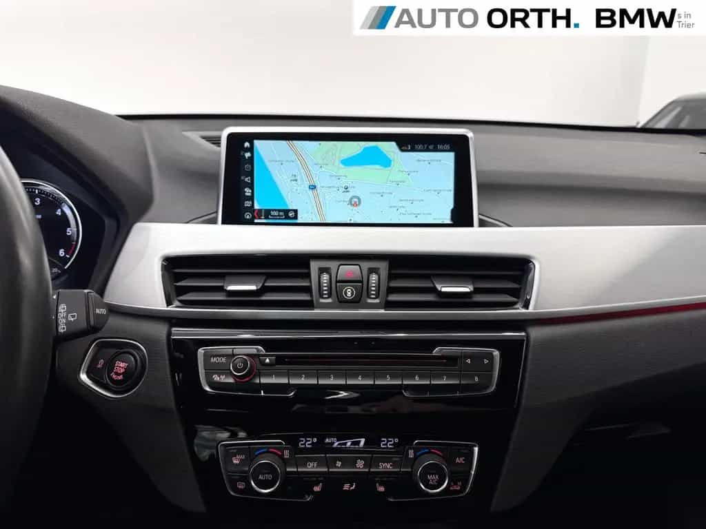 BMW X1 sDrive18d AUT. M-SPORT LEDER NAVI+ HUD PANO 03/2019-photo-19