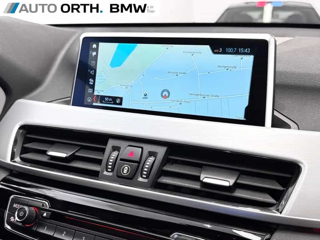 BMW X1 sDrive18d AUT. M-SPORT LEDER NAVI+ HUD PANO 03/2019-photo-20