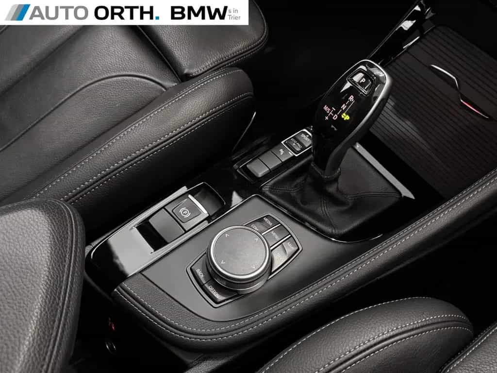 BMW X1 sDrive18d AUT. M-SPORT LEDER NAVI+ HUD PANO 03/2019-photo-22