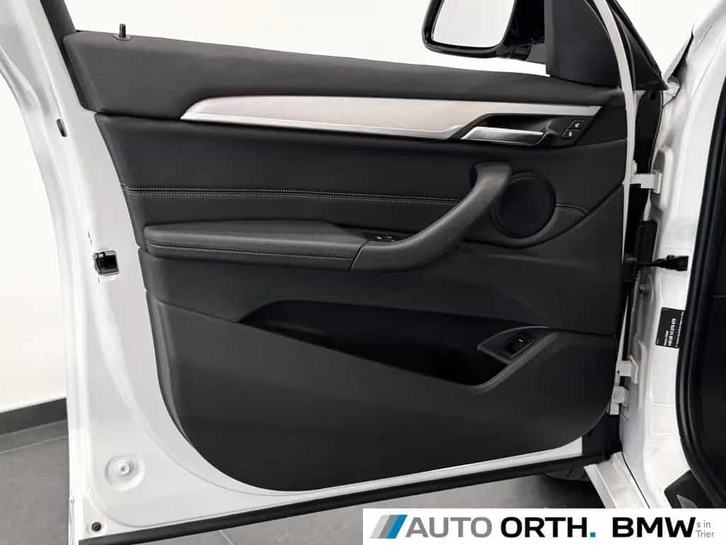 BMW X1 sDrive18d AUT. M-SPORT LEDER NAVI+ HUD PANO 03/2019-photo-25