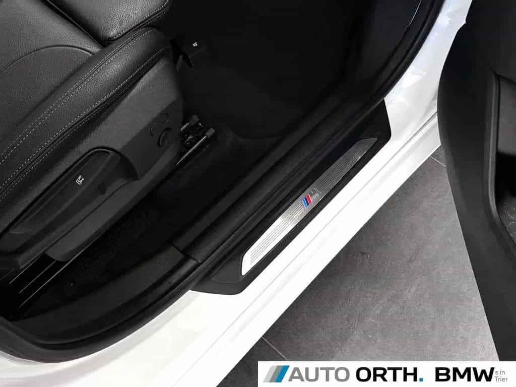 BMW X1 sDrive18d AUT. M-SPORT LEDER NAVI+ HUD PANO 03/2019-photo-26