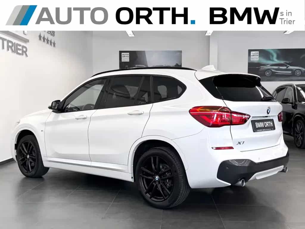 BMW X1 sDrive18d AUT. M-SPORT LEDER NAVI+ HUD PANO 03/2019-photo-3
