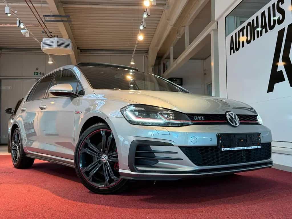 Volkswagen Golf GTI *LED*Pano*Navi* 05/2018-photo-0