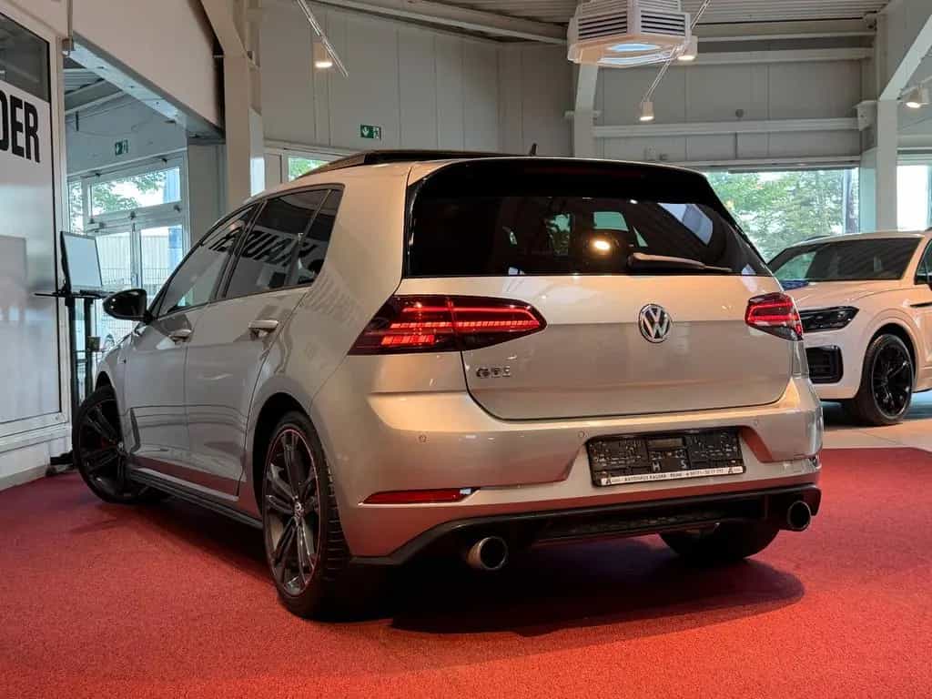 Volkswagen Golf GTI *LED*Pano*Navi* 05/2018-photo-1
