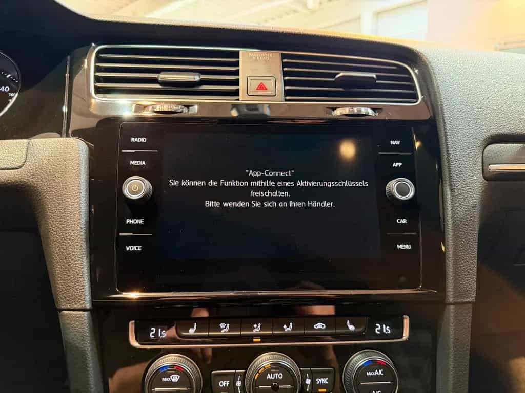 Volkswagen Golf GTI *LED*Pano*Navi* 05/2018-photo-13
