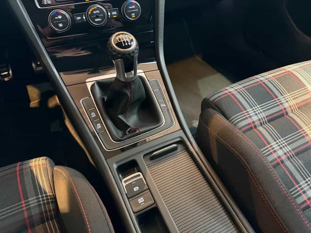 Volkswagen Golf GTI *LED*Pano*Navi* 05/2018-photo-15