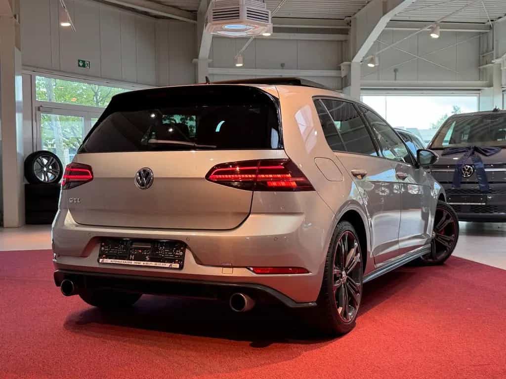 Volkswagen Golf GTI *LED*Pano*Navi* 05/2018-photo-3