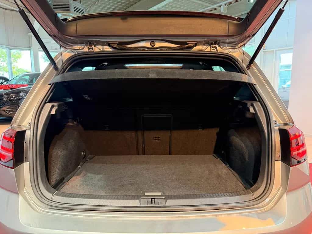 Volkswagen Golf GTI *LED*Pano*Navi* 05/2018-photo-4