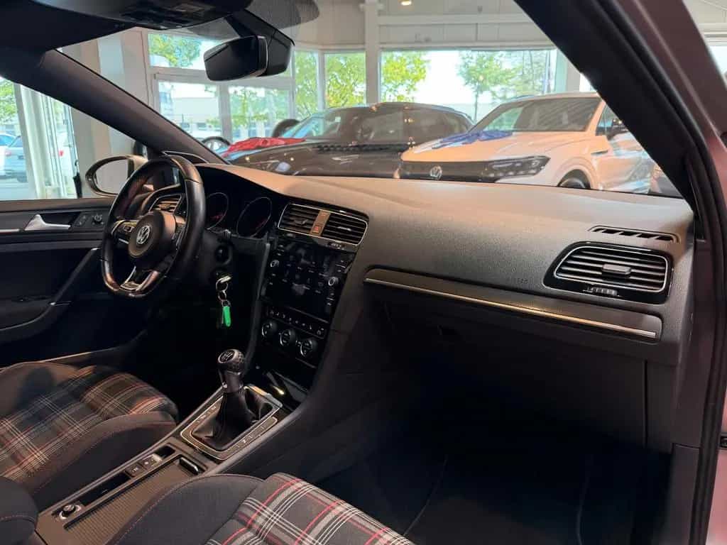 Volkswagen Golf GTI *LED*Pano*Navi* 05/2018-photo-5