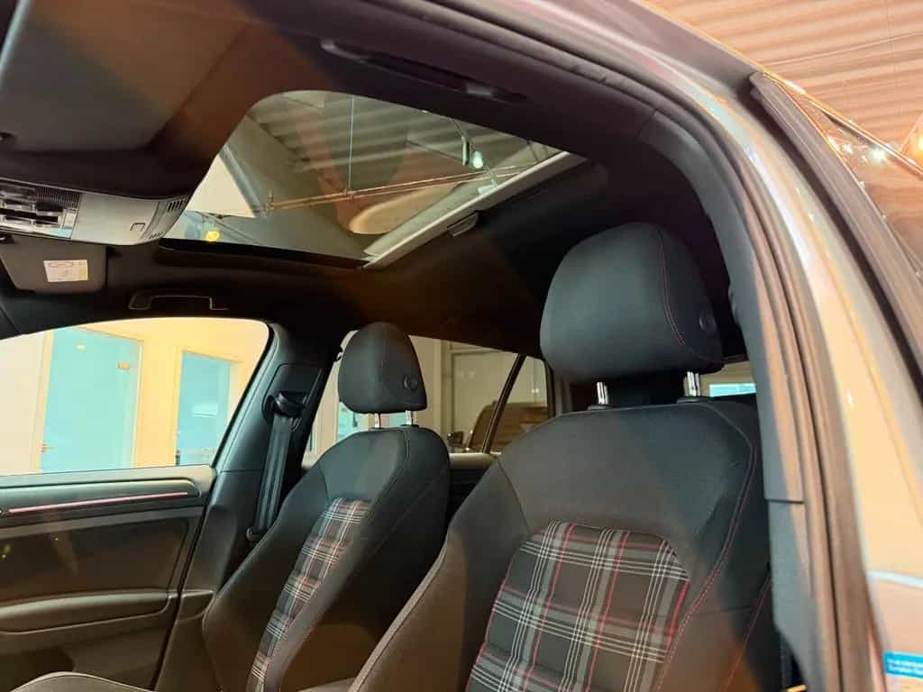 Volkswagen Golf GTI *LED*Pano*Navi* 05/2018-photo-9