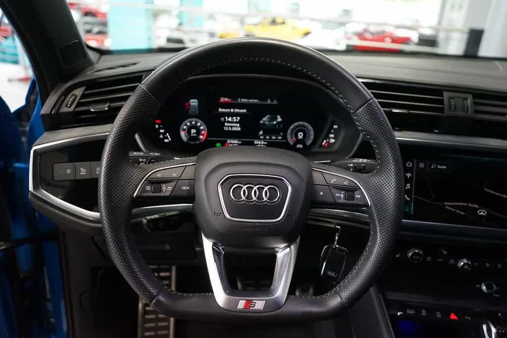 Audi Q3 45 TFSI quattro S Line Standheizung+AD+360° 04/2019-photo-13