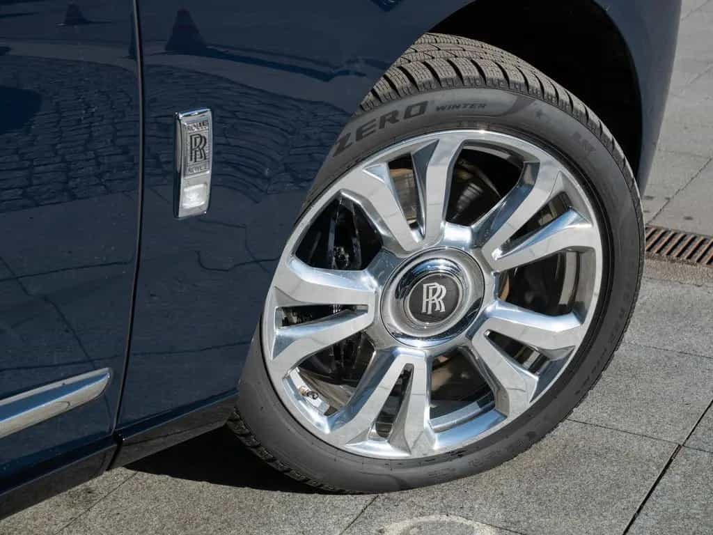 Rolls-Royce Cullinan 02/2025-photo-24