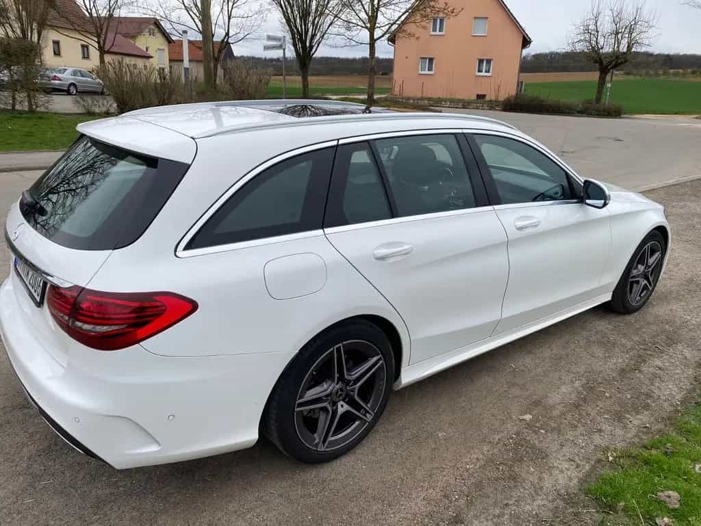 Mercedes-Benz C 180 T Autom. -AMG Line 12/2020-photo-3