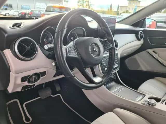 Mercedes-Benz CLA 180 Shooting Brake URBAN LED 05/2018-photo-12