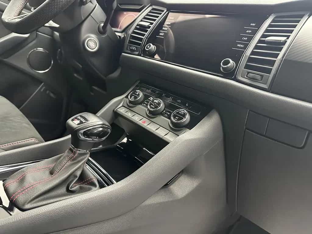 Skoda Kodiaq RS 4x4 " 7 SITZER-NAVI-CAM-SITZH-MULTI" 02/2023-photo-9