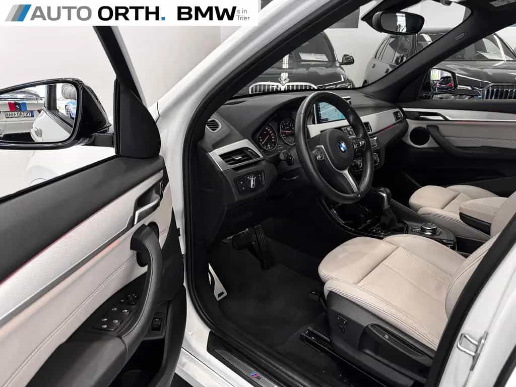 BMW X1 xDrive20i AUT M-SPORT LEDER NAVI+ HUD LED RFK 12/2017-photo-10