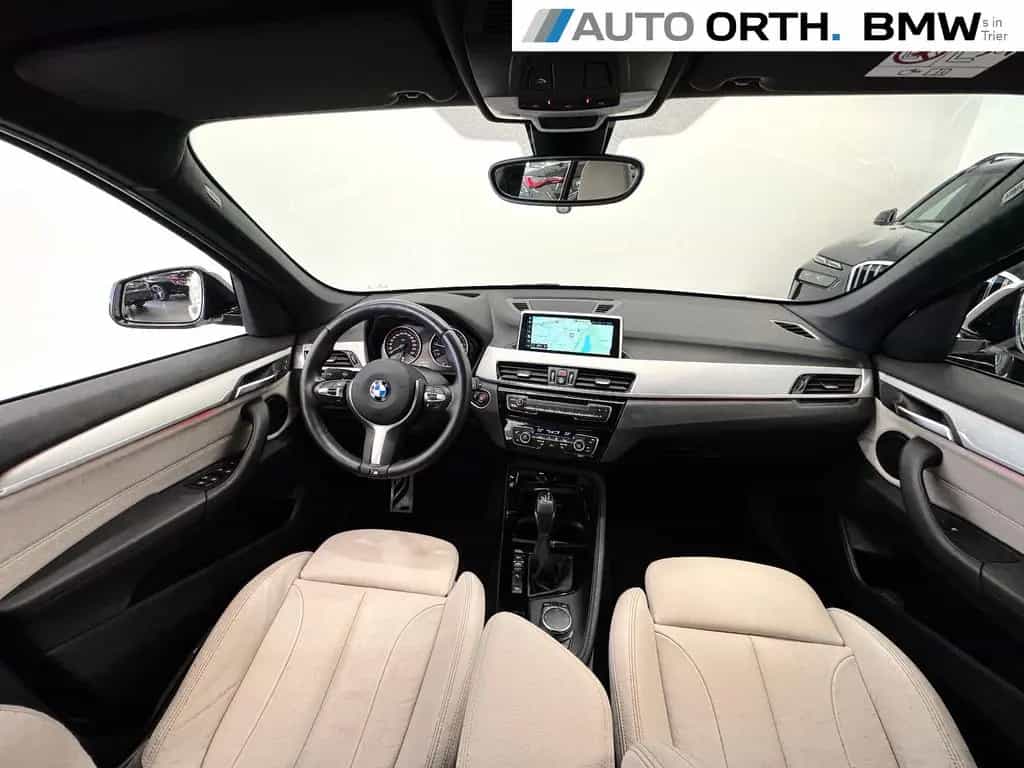 BMW X1 xDrive20i AUT M-SPORT LEDER NAVI+ HUD LED RFK 12/2017-photo-12