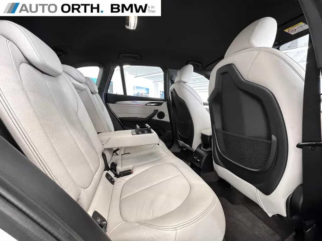 BMW X1 xDrive20i AUT M-SPORT LEDER NAVI+ HUD LED RFK 12/2017-photo-14