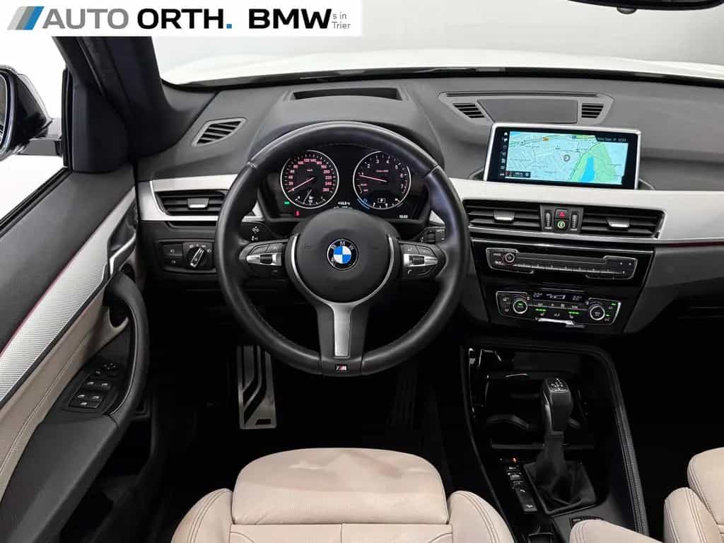 BMW X1 xDrive20i AUT M-SPORT LEDER NAVI+ HUD LED RFK 12/2017-photo-16