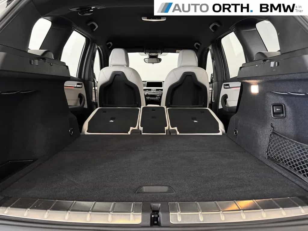 BMW X1 xDrive20i AUT M-SPORT LEDER NAVI+ HUD LED RFK 12/2017-photo-26