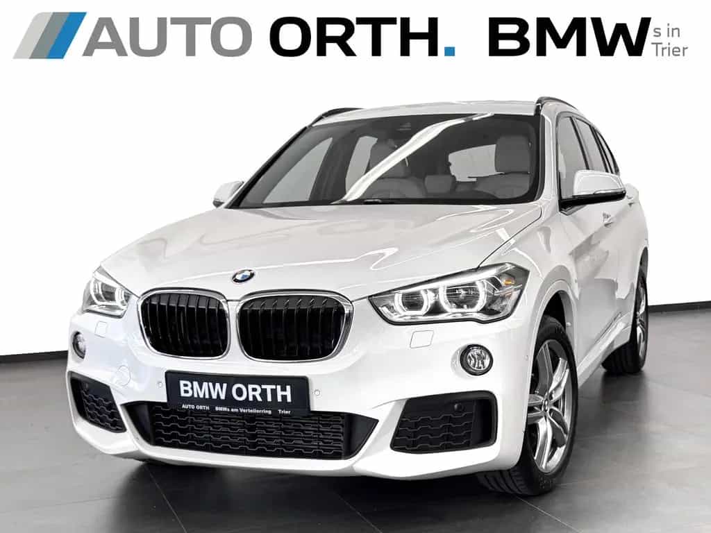 BMW X1 xDrive20i AUT M-SPORT LEDER NAVI+ HUD LED RFK 12/2017-photo-4