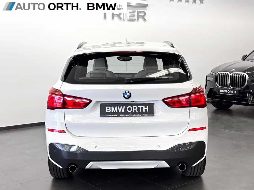 BMW X1 xDrive20i AUT M-SPORT LEDER NAVI+ HUD LED RFK 12/2017-photo-8
