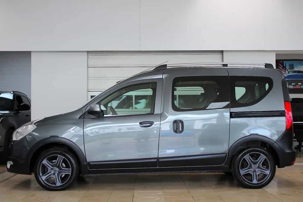 Dacia Dokker TCe 115 Stepway Celebration *1.HAND*NAVI* 01/2018-photo-2