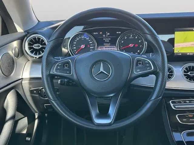 Mercedes-Benz E 200 Avantgarde Pano. Kamera LED Ambiente 05/2018-photo-13