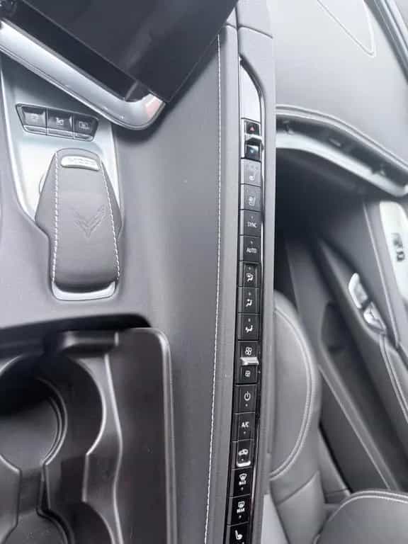 Corvette C8 1 Hand, GARANTIE, 10.000km, 2LT, Lift, 21 Zol 12/2023-photo-9