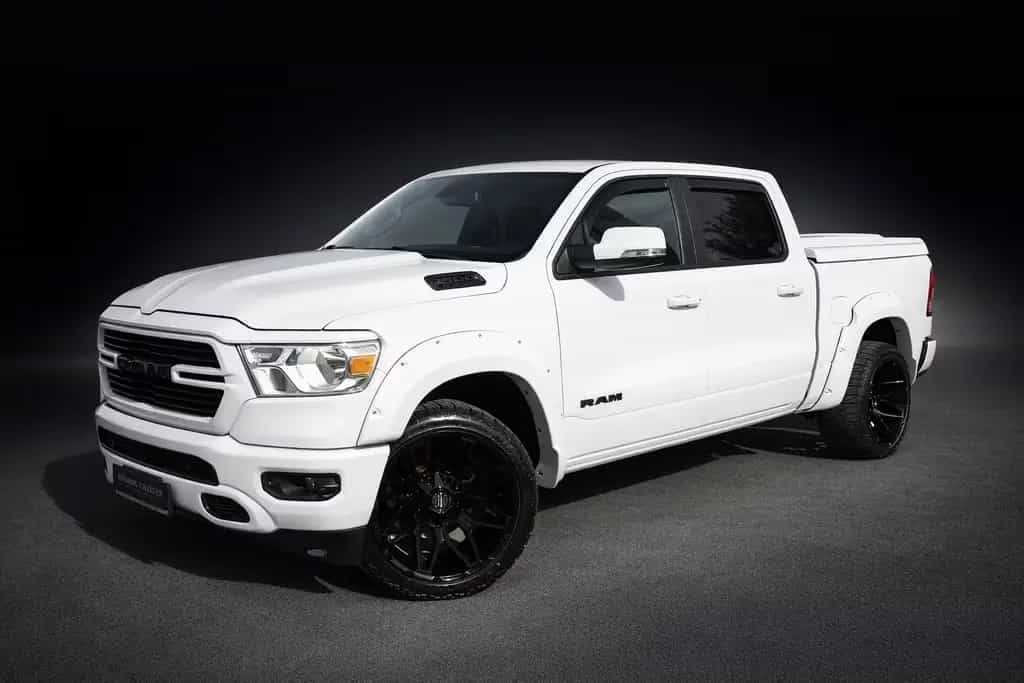 Dodge RAM 1500 CREW CAB*PANO*NAVI*KAM*AHK*UNFALLFREI* 11/2019-photo-0