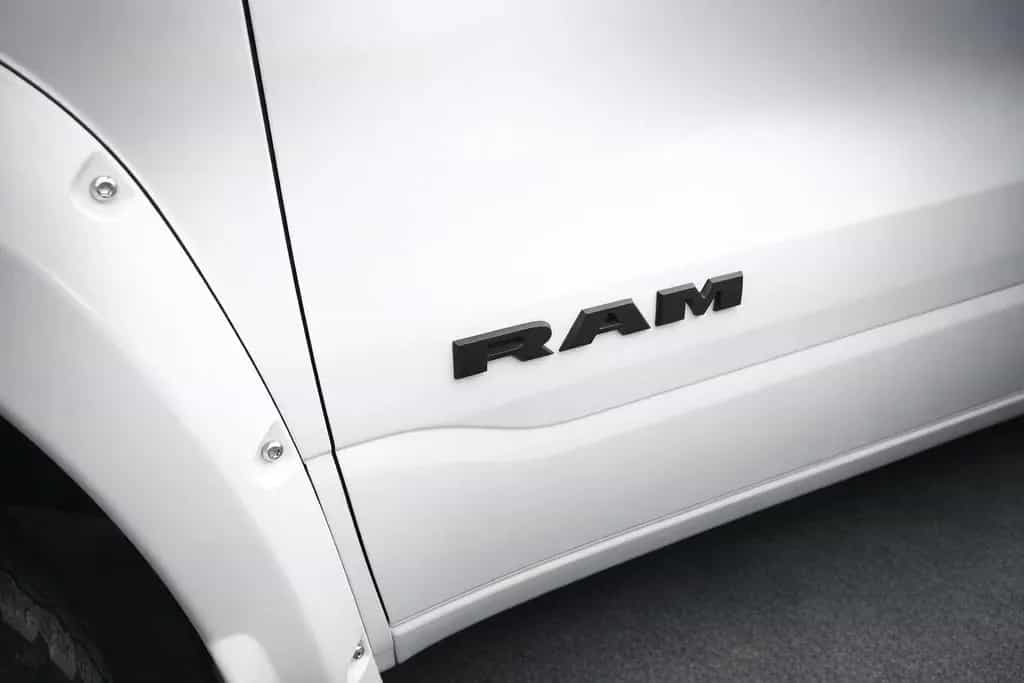 Dodge RAM 1500 CREW CAB*PANO*NAVI*KAM*AHK*UNFALLFREI* 11/2019-photo-11