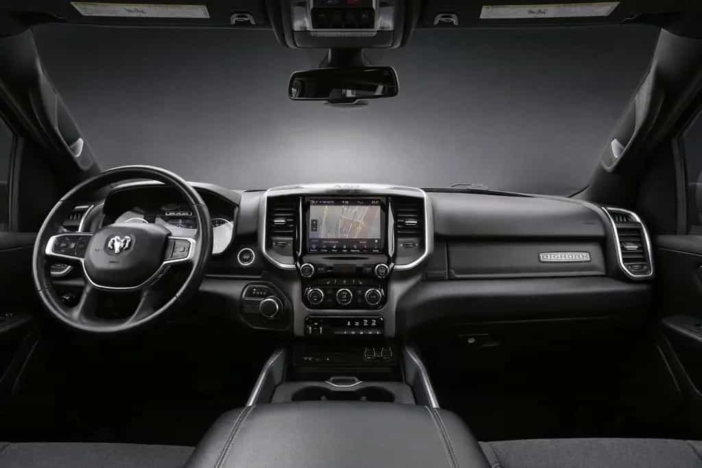 Dodge RAM 1500 CREW CAB*PANO*NAVI*KAM*AHK*UNFALLFREI* 11/2019-photo-18