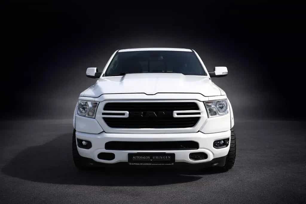 Dodge RAM 1500 CREW CAB*PANO*NAVI*KAM*AHK*UNFALLFREI* 11/2019-photo-2