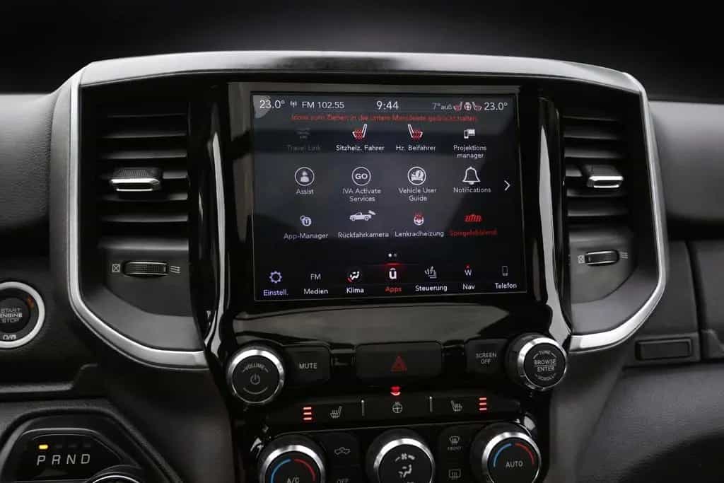 Dodge RAM 1500 CREW CAB*PANO*NAVI*KAM*AHK*UNFALLFREI* 11/2019-photo-28