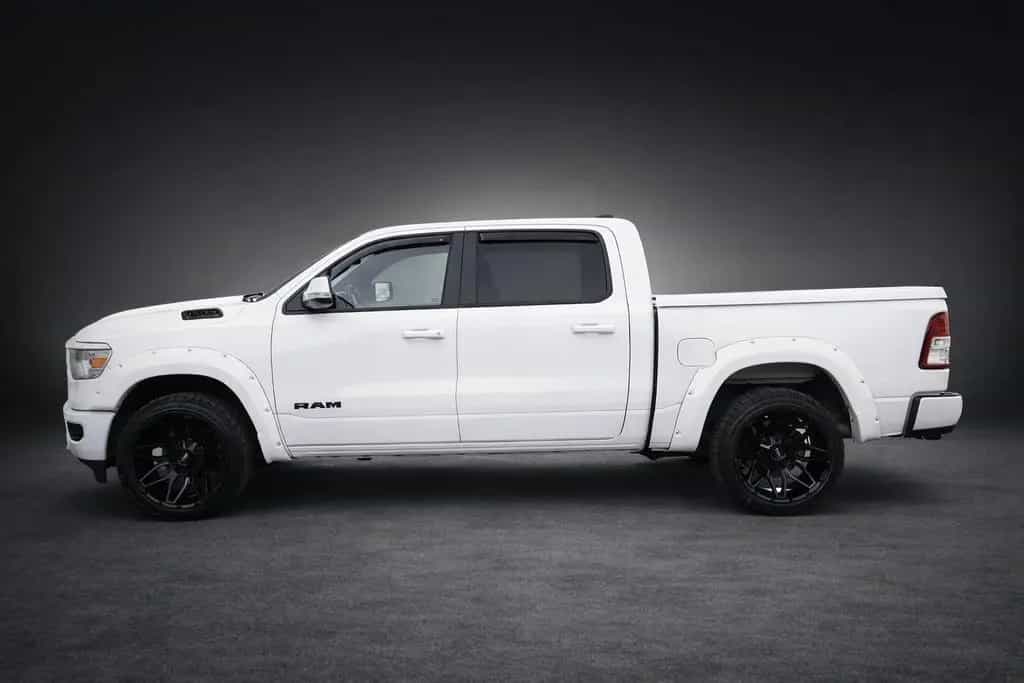 Dodge RAM 1500 CREW CAB*PANO*NAVI*KAM*AHK*UNFALLFREI* 11/2019-photo-3