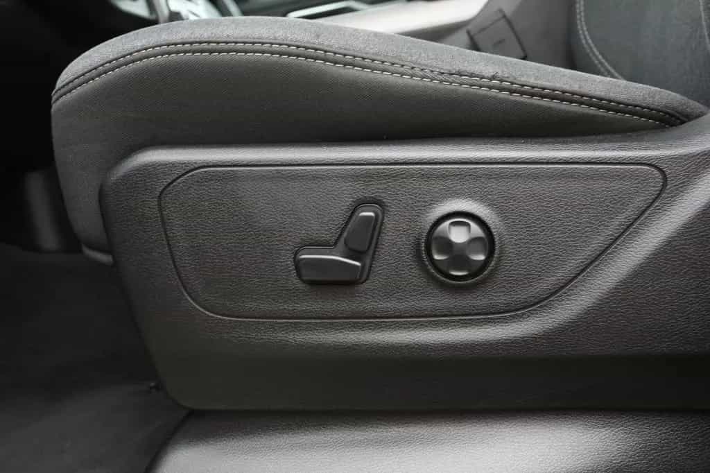 Dodge RAM 1500 CREW CAB*PANO*NAVI*KAM*AHK*UNFALLFREI* 11/2019-photo-34