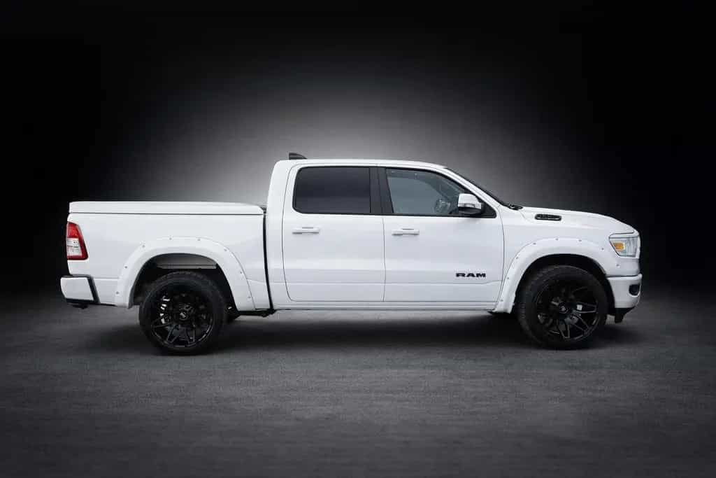 Dodge RAM 1500 CREW CAB*PANO*NAVI*KAM*AHK*UNFALLFREI* 11/2019-photo-4