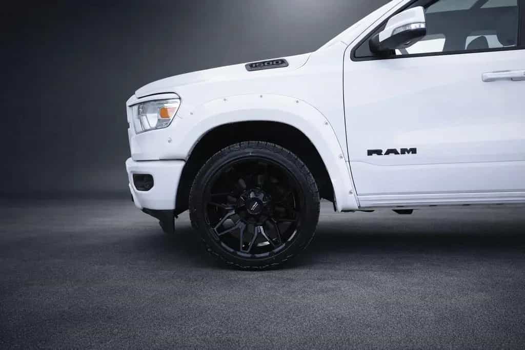 Dodge RAM 1500 CREW CAB*PANO*NAVI*KAM*AHK*UNFALLFREI* 11/2019-photo-5