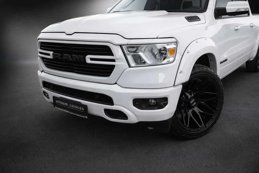 Dodge RAM 1500 CREW CAB*PANO*NAVI*KAM*AHK*UNFALLFREI* 11/2019-photo-9