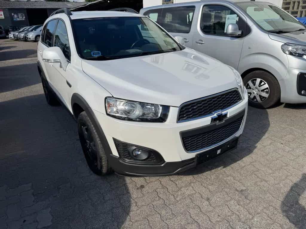 Chevrolet Captiva 2.2 D LT 2WD *AHK *7-SITZE *TÜV *SERVICE 02/2014-photo-2