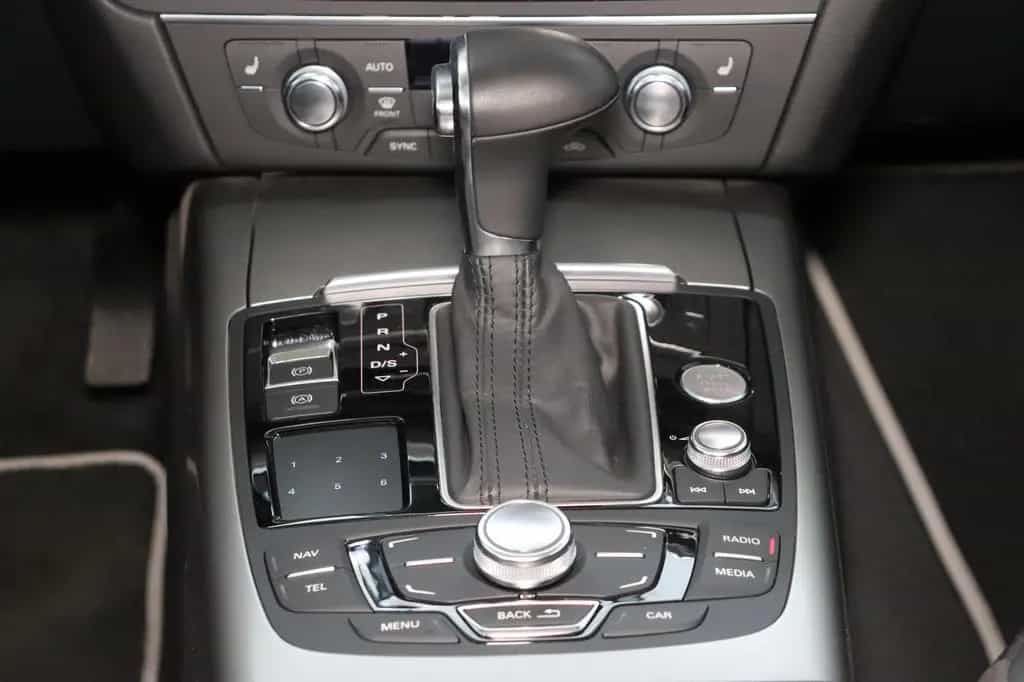 Audi A6 Avant 3.0 TDI quattro Pano. * AHK * Service 12/2012-photo-16