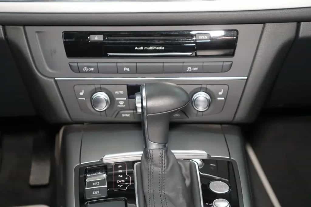 Audi A6 Avant 3.0 TDI quattro Pano. * AHK * Service 12/2012-photo-17