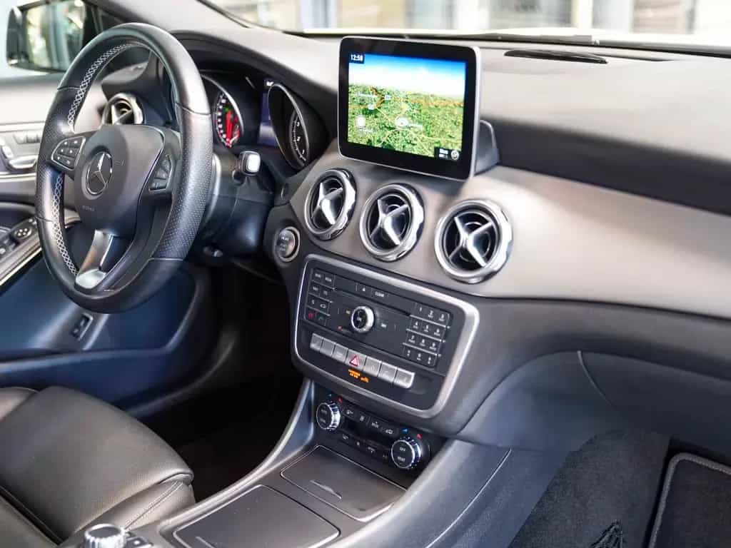 Mercedes-Benz GLA 250 Urban Night KEYLESS 360° COMAND Pano LED 11/2019-photo-11