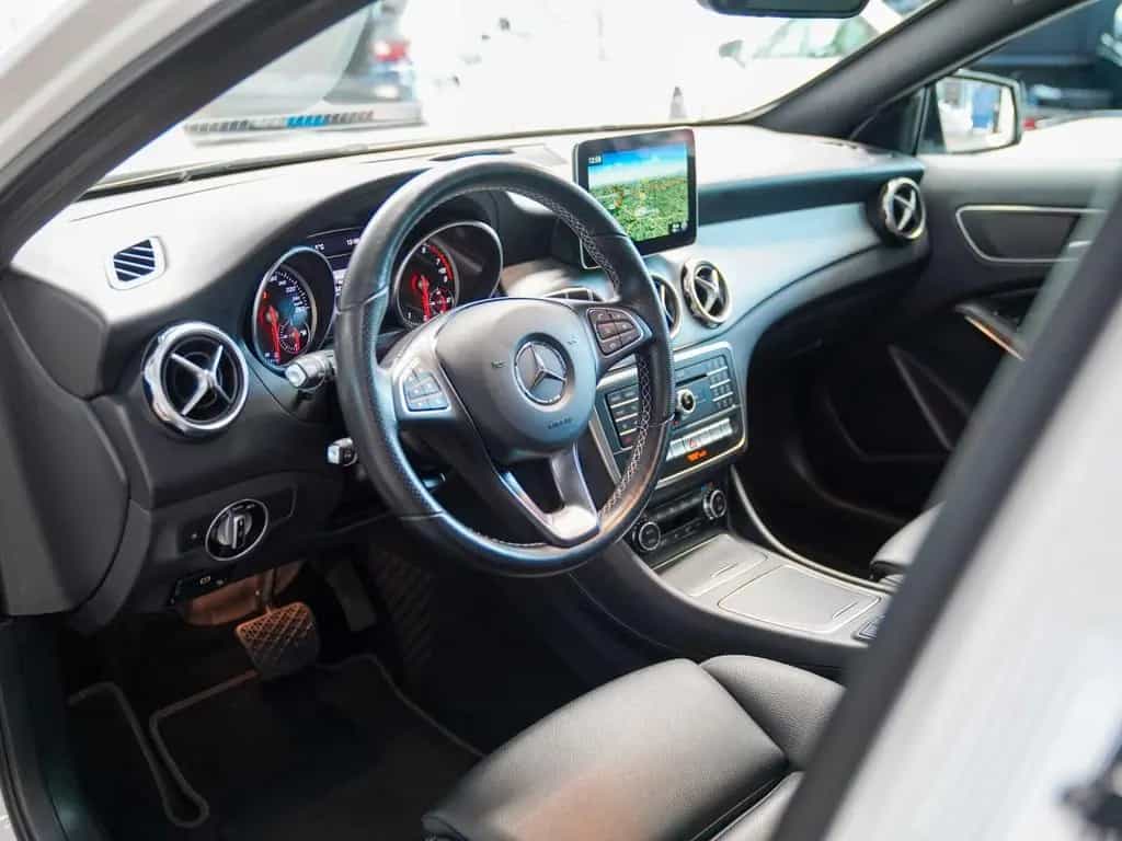 Mercedes-Benz GLA 250 Urban Night KEYLESS 360° COMAND Pano LED 11/2019-photo-15