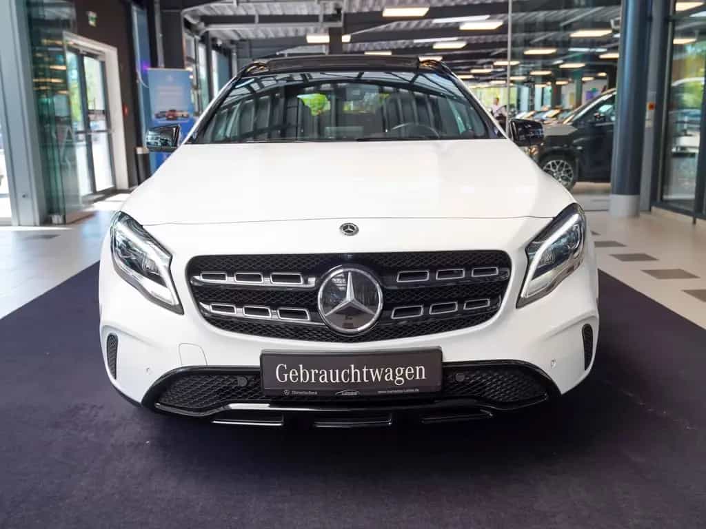 Mercedes-Benz GLA 250 Urban Night KEYLESS 360° COMAND Pano LED 11/2019-photo-8