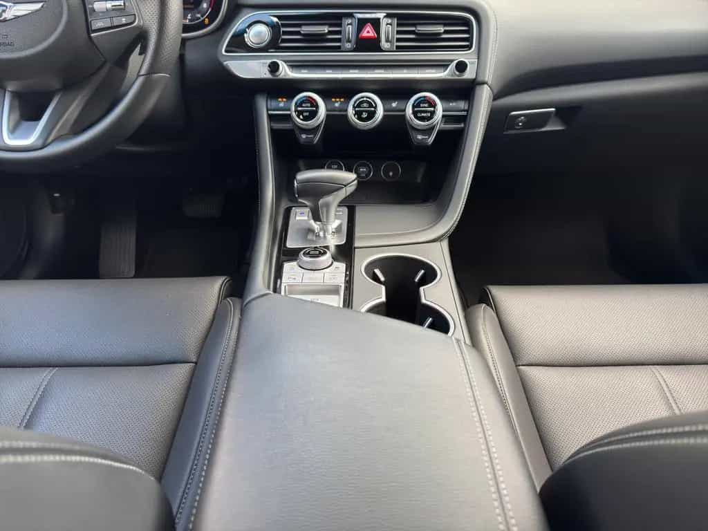 Genesis G70 Shooting Brake 2.0 T-GDi DCT Premium Line AC 11/2023-photo-10