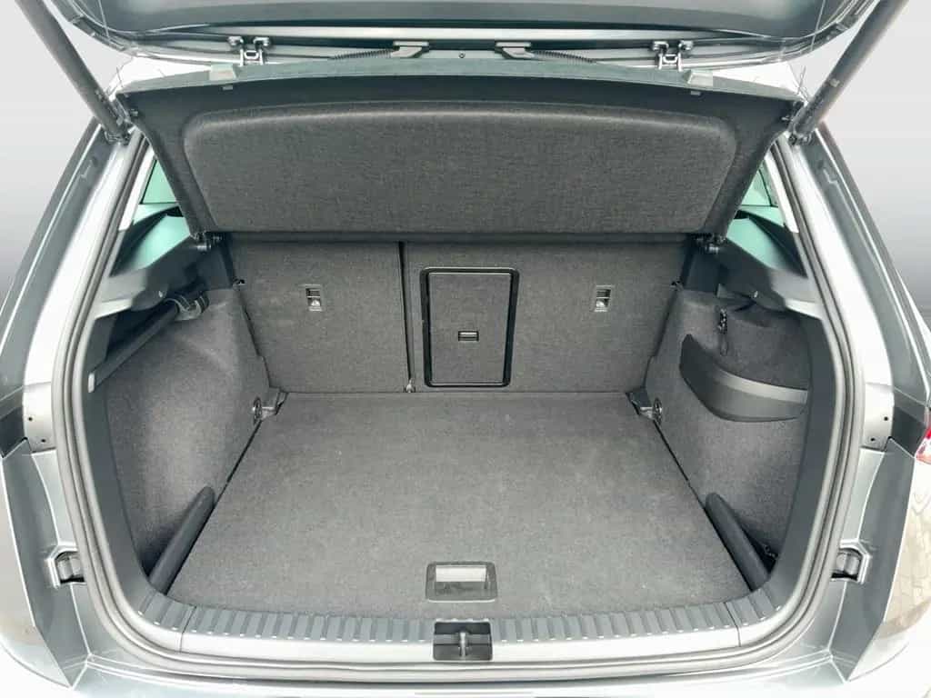 Skoda Karoq 1.5 TSI DSG Tour Anhängerkupplung LED Navi 09/2025-photo-11
