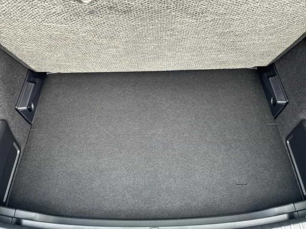 Skoda Karoq 1.5 TSI DSG Tour Anhängerkupplung LED Navi 09/2025-photo-12