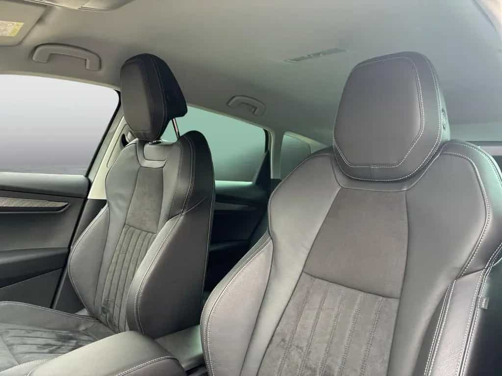 Skoda Karoq 1.5 TSI DSG Tour Anhängerkupplung LED Navi 09/2025-photo-20