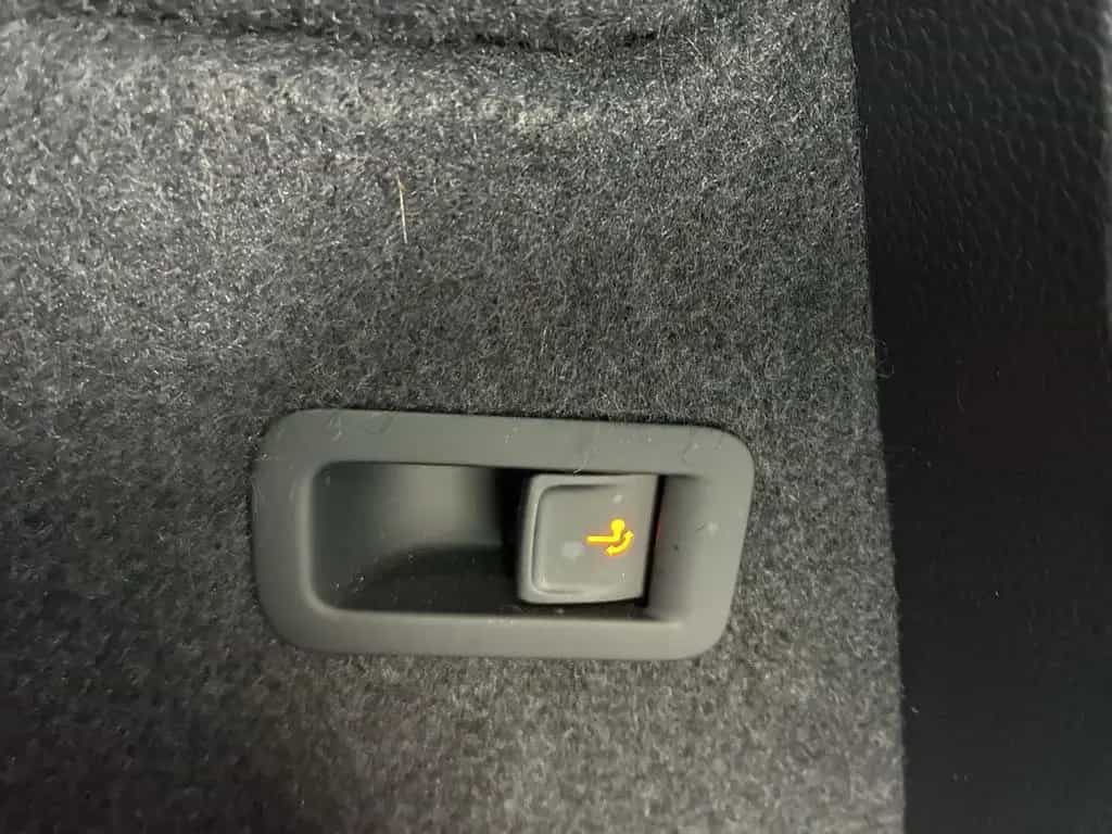 Skoda Karoq 1.5 TSI DSG Tour Anhängerkupplung LED Navi 07/2025-photo-14